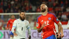 El pésimo momento de la Roja trajo consecuencias: este es su nuevo puesto en el ranking FIFA