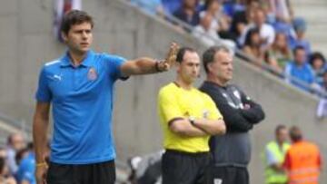 <b>EL MOMENTO. </b>Pérez Montero expulsa a Mauricio Pochettino.