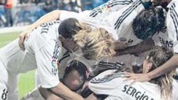 <b>ESTRELLAS. </b>La actualidad del club blanco se puede seguir en todo el mundo a través de satélite.