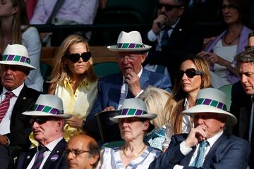 El ex entrenador del Manchester United Sir Alex Ferguson en la grada disfrutando del partido. 