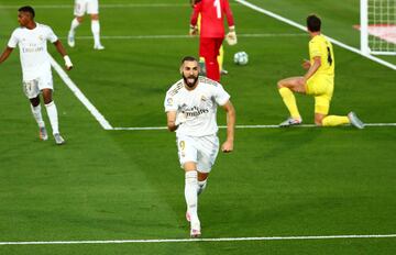 1-0. Karim Benzema celebró el primer gol.r gol.