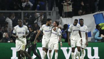 Marseille (France), 30/11/2023.- Pierre-Emerick Aubameyang (2-L) of Marseille celebrates with teammates after scoring the 4-3 goal in the UEFA Europa League group B match between Olympique Marseille and Ajax Amsterdam in Marseille, France, 30 November 2023. (Francia, Marsella) EFE/EPA/GUILLAUME HORCAJUELO
