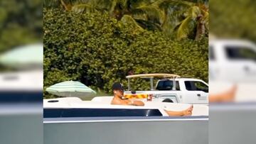 Tom Brady pasea por Miami en su yate de 6 millones de dólares