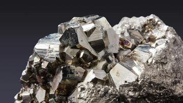 Esta idea fue corroborada por el análisis isotópico del osmio realizado en la zona, que reveló que la formación de hierro fue consecuencia de un antiguo volcán activo.