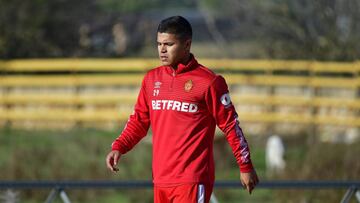 Cucho Hern¨¢ndez: "Yo no s¨¦ ni hervir un agua, por suerte tengo a mi madre y a mi novia"