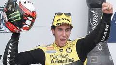 Álex Rins vence, convence
y ya lidera en Moto2