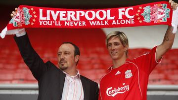 Fernando Torres en su presentación con el Liverpool.