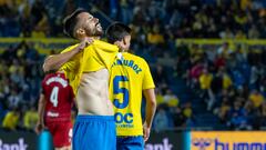 LAS PALMAS DE GRAN CANARIA, 25/02/2024.- El jugador de Las Palmas Kirian Rodríguez, al final del partido de Liga que UD Las Palmas y CA Osasuna disputan este domingo en el estadio de Gran Canaria. EFE/Quique Curbelo
