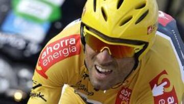 La selección española de ciclismo concentrada en Italia los últimos días trasladará su concentración a Suiza para evitar que Alejandro Valverde duerma en Italia, donde esta sancionado.
