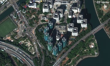 Imagen satelital del complejo de viviendas Wang Fuk Court, días antes de un incendio mortal en el complejo, en Hong Kong, China, el 22 de noviembre de 2025.