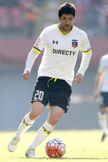 Futbol, Nublense vs Colo Colo.
Copa Chile 2016.
El jugador de Colo Colo Jaime Valdes controla el balon durante el partido de Copa Chile contra Nublense disputado en el estadio Nelson Oyarzun de Chillan, Chile.
09/07/2016
Andres Pina/Photosport*************