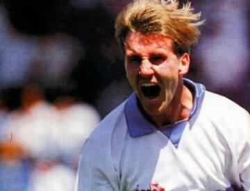 El 15 de agosto de 1985, Luka Tudor anotó su dos primeros goles en Primera. Fue en el duelo por el Torneo Nacional entre la UC y Cobresal (2-6). Tenía 16 años y 175 días.