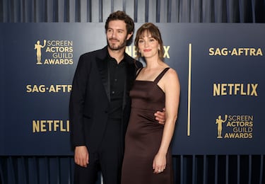 Ambos expresaron en redes sociales su gratitud por la seguridad de su familia, pero lamentó la pérdida de su casa y los recuerdos que contenía.