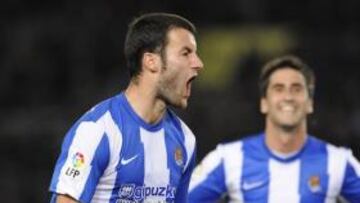 <b>FELIZ. </b>Agirretxe rompió su sequía ante el Mallorca.