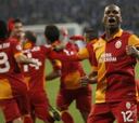 Los goles de Drogba y Yilmaz acercan al Galatasaray al título