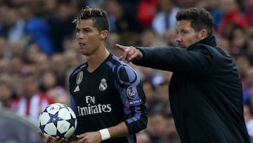 Cristiano y Simeone en un partido de 2017