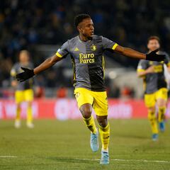 Gol de Sinisterra, nominado al mejor de la Conference League