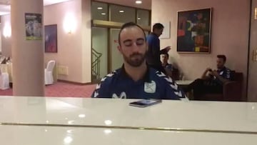 Ricardinho celebra el pase a la 'Final Four'... ¡tocando el piano!