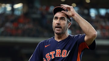 HOUSTON, TEXAS - JUNE 12: Justin Verlander #35 of the Houston Astros walks off the mound in the seventh inning after giving up a three run home run to Bryan De La Cruz #14 of the Miami Marlins at Minute Maid Park on June 12, 2022 in Houston, Texas.   Bob Levey/Getty Images/AFP
== FOR NEWSPAPERS, INTERNET, TELCOS & TELEVISION USE ONLY ==