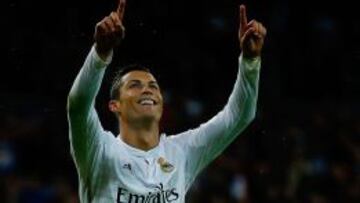 Cristiano Ronaldo celebra su gol, quinto del Madrid ante el Rayo.