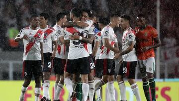 River visita a Estudiantes con Boca a tres puntos