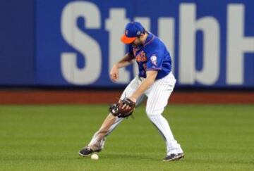 Un nuevo error de Daniel Murphy en la duodécima entrada abrió las puertas para que Kansas City dinamitase el partido con cinco carreras y situar el 7-2 en el marcador.