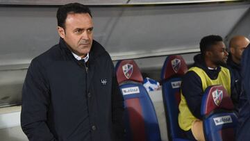 El UCAM Murcia despide al entrenador José María Salmerón