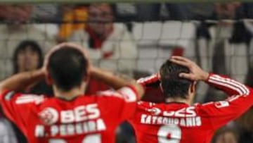 <b>PINCHAZO.</b> El Benfica de Quique Sánchez Flores empató sin goles en su estadio de La Luz y desperdició la oportunidad de distanciarse de sus perseguidores, Leixoes, Oporto y Sporting.