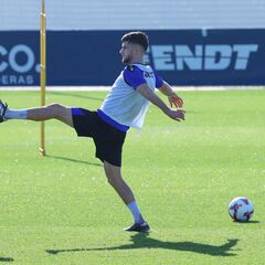 Iker Muñoz, de manera parcial con el grupo