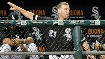 CHICAGO, IL - JULY 18: Todd Frazier #21 of the Chicago White Sox watches the ninth inning of their game against the Los Angeles Dodgers from the dugout at Guaranteed Rate Field on July 18, 2017 in Chicago, Illinois.   Jon Durr/Getty Images/AFP
 == FOR NEWSPAPERS, INTERNET, TELCOS &amp; TELEVISION USE ONLY ==