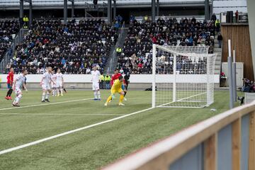 1-3.El portero Teitur Gestsson marcó el tercer gol en propia puerta tras un lanzamiento de Isco.