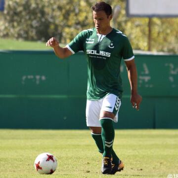 El veterano de 35 años busca mantenerse activo en el fútbol español. Entre sus logros aparece un título de Liga MX con Santos Laguna, además de que fue en diversas ocasiones llamado a Selección Mexicana.