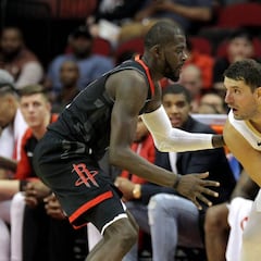 Mirotic comienza como un tiro: 30 puntos frente a los Rockets
