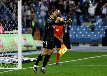 Thibaut Courtois celebra la clasificación a la final de la Supercopa.