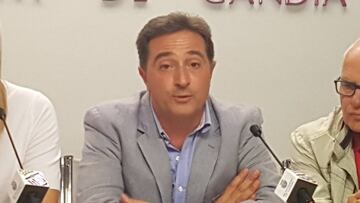 Gomar presenta su candidatura y niega las acusaciones de Albelda