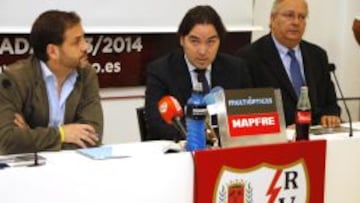 Martín Presa (centro), durante un acto del Rayo.