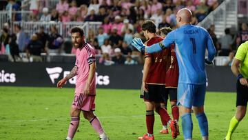 Inter Miami's Argentine forward #10 Lionel Messi reacts to Atlanta United�s goalkeeper #01 Brad Gozan during the Major League Soccer (MLS) Eastern Conference semifinal second leg between Inter Miami CF and Atlanta United FC at Chase Stadium in Fort Lauderdale, Florida, on November 9, 2024. (Photo by Chris Arjoon / AFP)