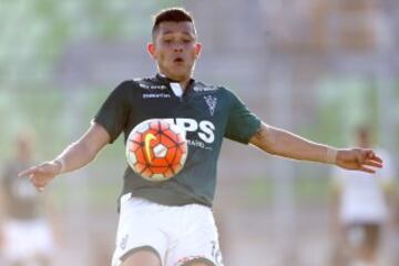 El delantero recibía en Wanderers $37.950.071 en 2015.