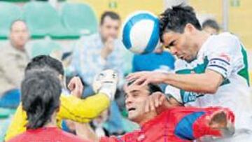 <b>SIN PREMIO. </b>El Elche luchó y dispuso de ocasiones pero pagaron muy caros los errores cometidos.