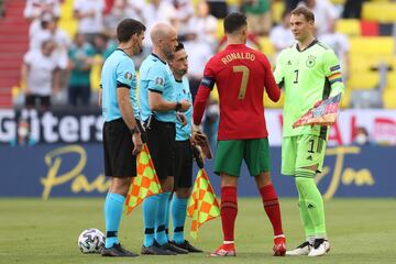 Manuel Neuer y Cristiano Ronaldo