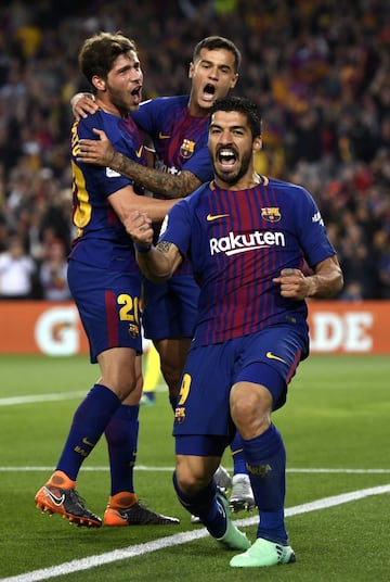 1-0. Luis Suárez celebró el primer gol.