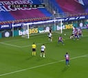 El insólito autogol del Valencia que le dio el triunfo a Eibar de Fabián Orellana