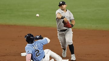 A la llegada del infielder venezolano salió de la novena su compatriota Thairo Estrada con destino hacia San Francisco Giants a cambio de dinero.
