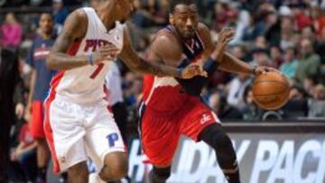 John Wall se come a los Pistons