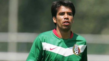 Debut: 3 de octubre de 1993
Retiro: 19 de enero del 2013
Los dos asistieron a la Copa Oro del 2003 con México.