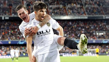 Carlos Soler y Santi Mina.