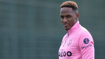 Everton sigue sin encontrar competencia para Yerry Mina