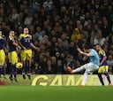 Negredo marca un golazo de falta y el City ya es tercero