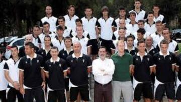 Paco echa el cierre a la defensa con Cerra