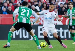 Alexis sufrió con Pellegrini